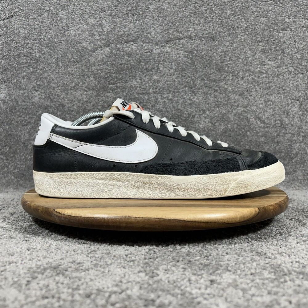 Nike Blazer Low '77 Vintage DA6364-001 Men’s Size 11.5 Black Athletic Shoes Used